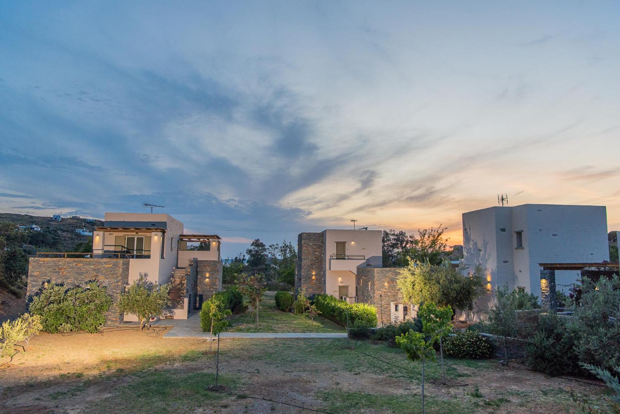 Village Apartment *